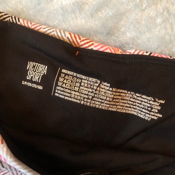 Victoria’s Secret Knockout Leggings size Small. - Picture 3 of 4